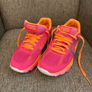 Skechers tennis shoes.  Like new.